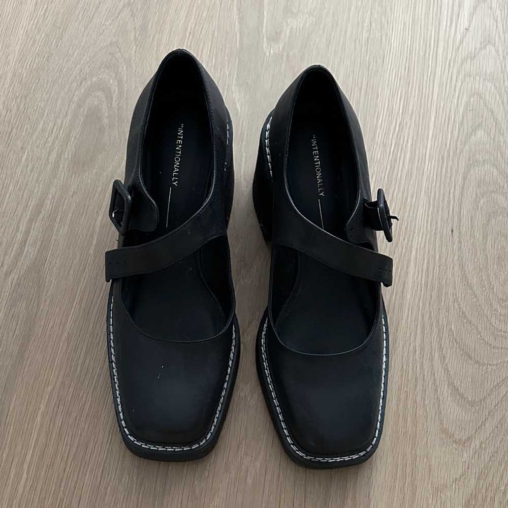 INTENTIONALLY BLANK Black Mary Janes 8.5